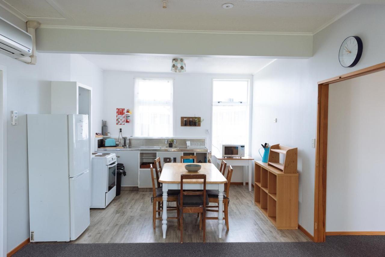 Kowhai Flat Pounawea Extérieur photo